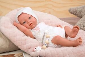 Reborn lėlytė baltais rūbeliais, mergaitė, 38 cm